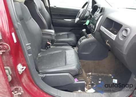 2016 Jeep Compass Latitude z USA, uszkodzony, nr VIN 1C4NJDEBXGD756751